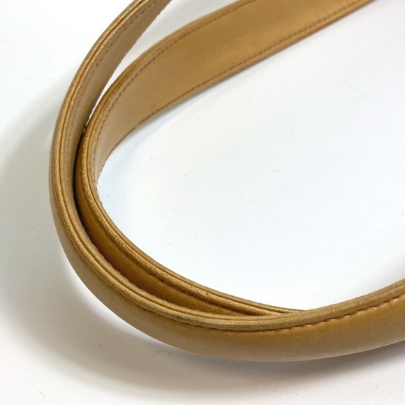 CHANEL Cream Logo Tote Bag - Picture 3 of 16